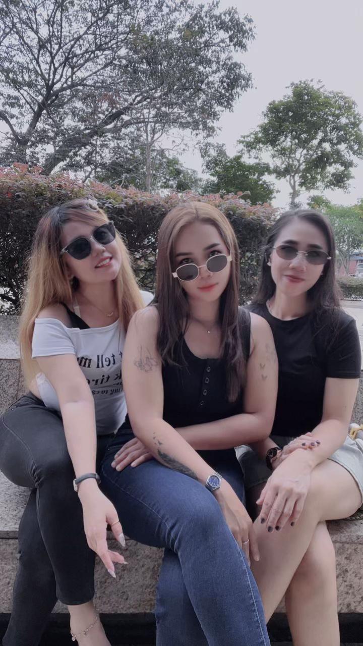@girl squad 🖤