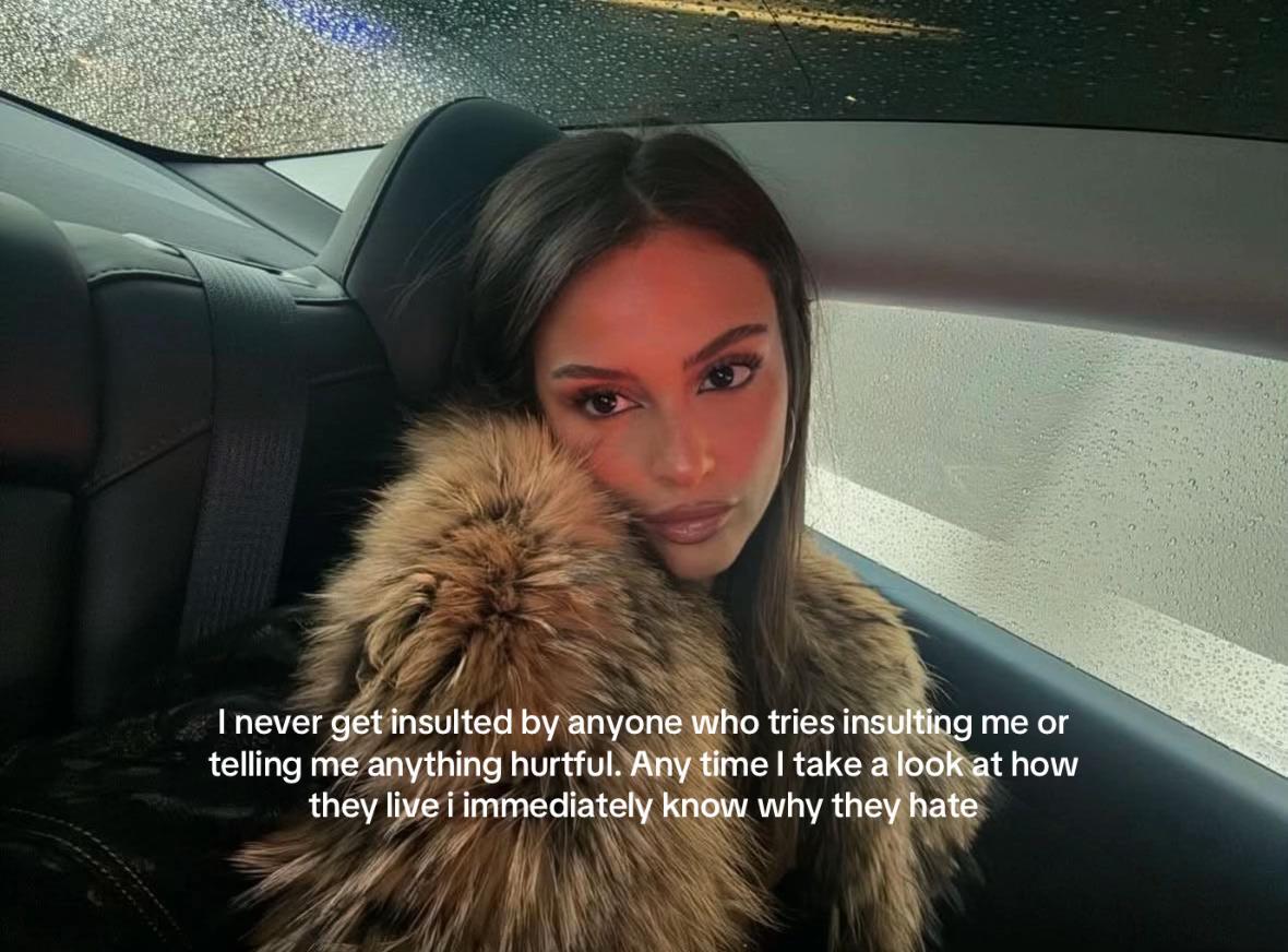 @sssllomiee