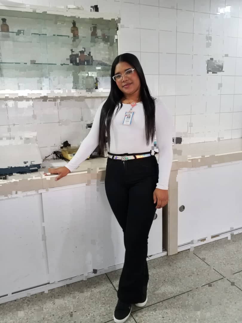 @👸Y
