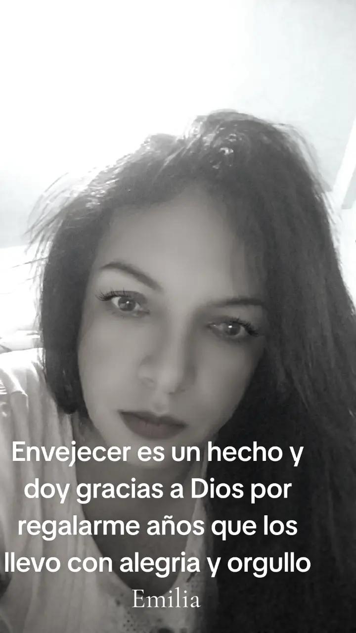 @🩵EMILIA RU&Iacute;Z -  te sigue🩵