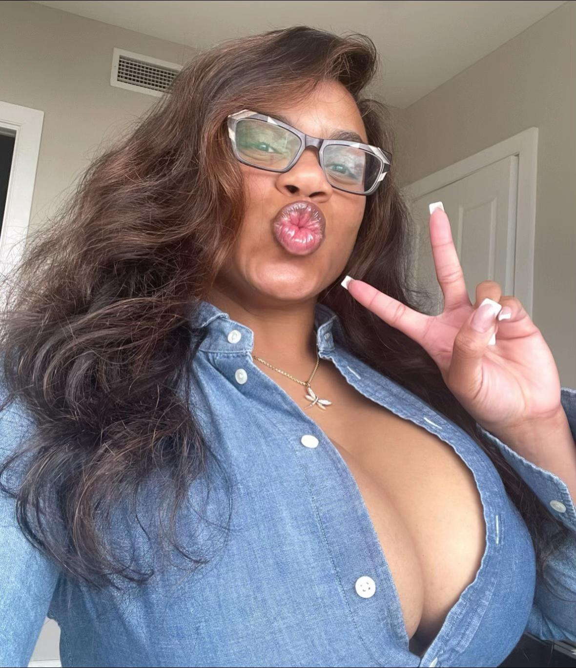 @DominiqueChinn