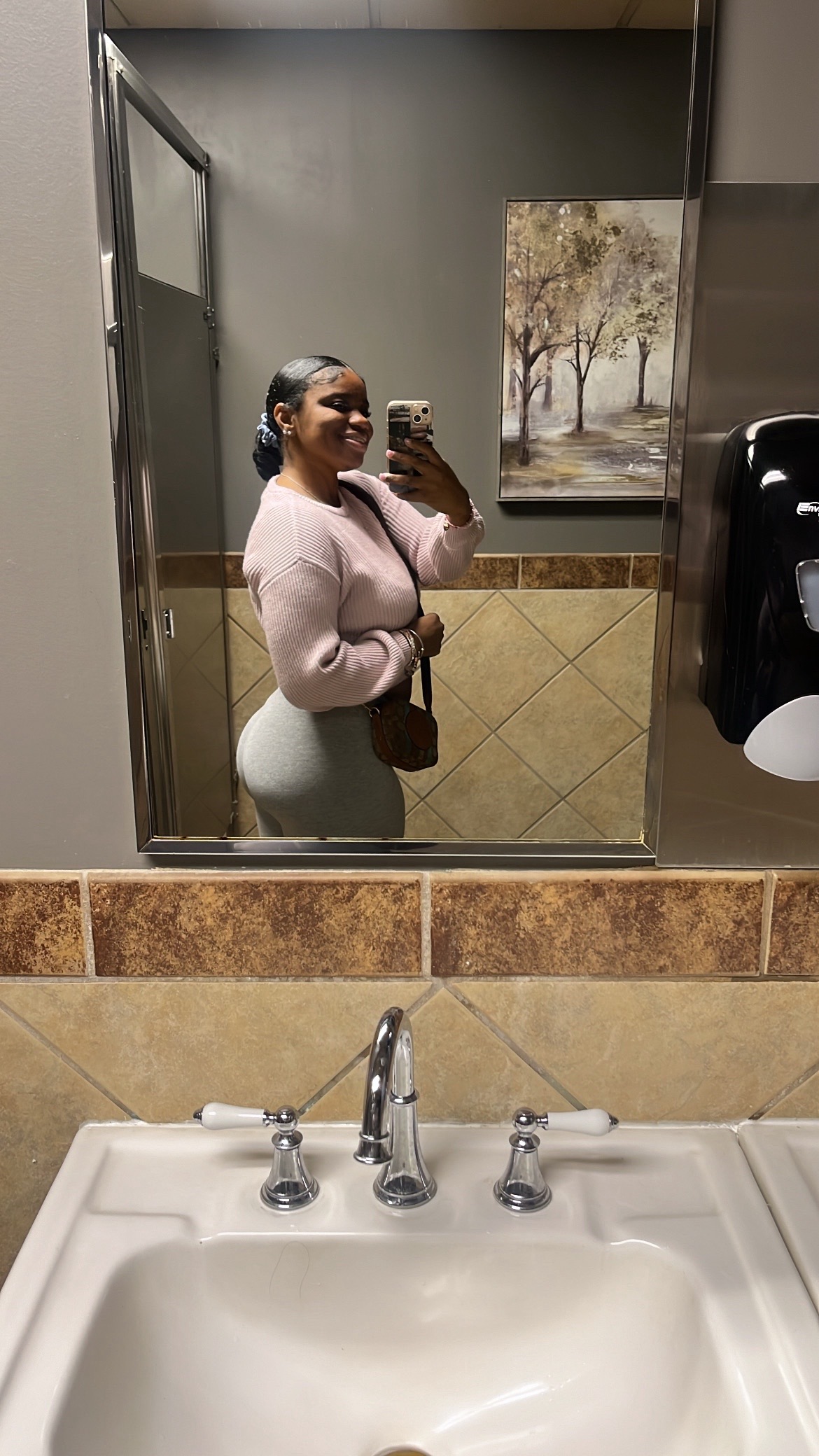 @TheRealAlexisKierra