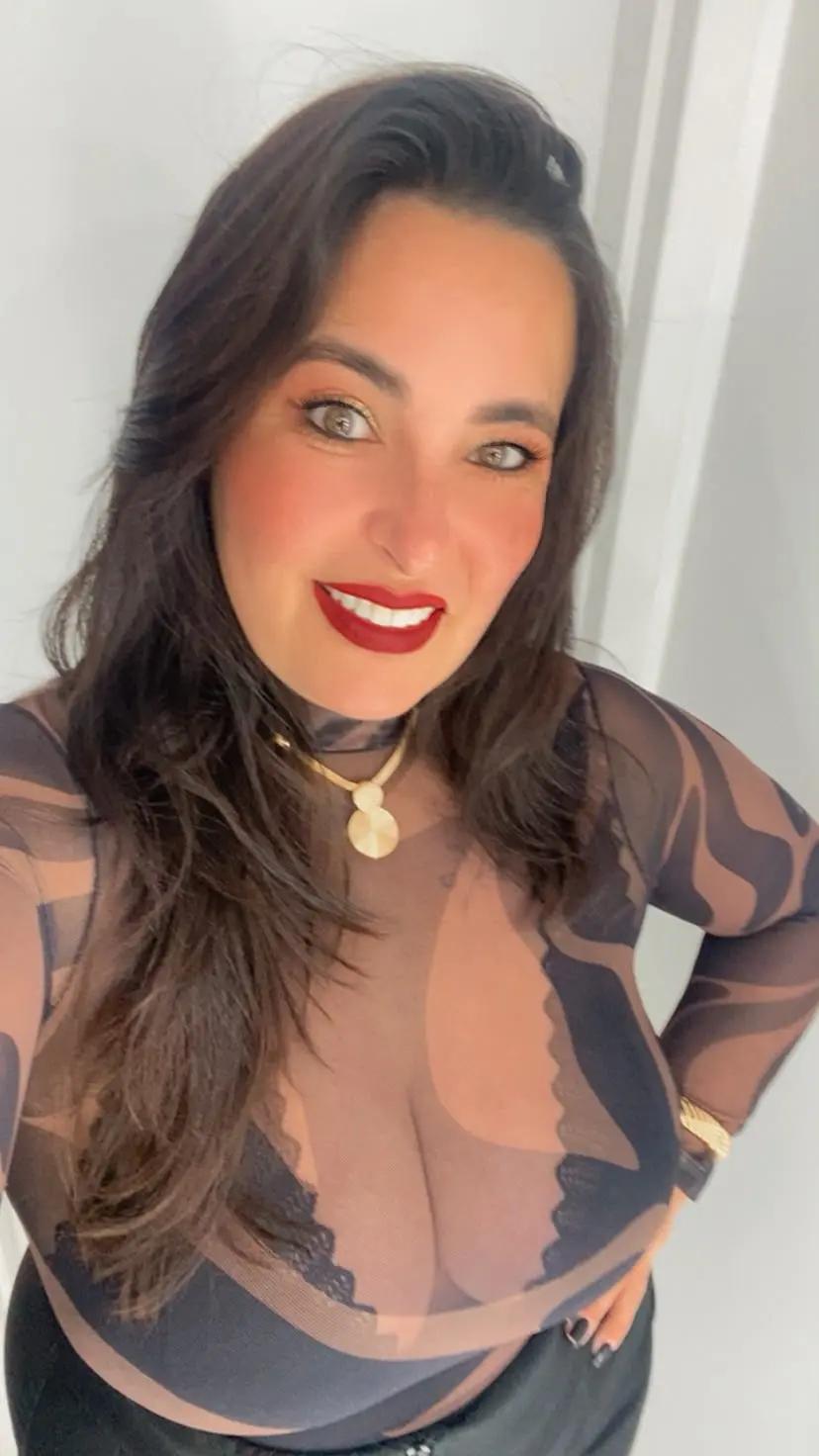 @renata_com