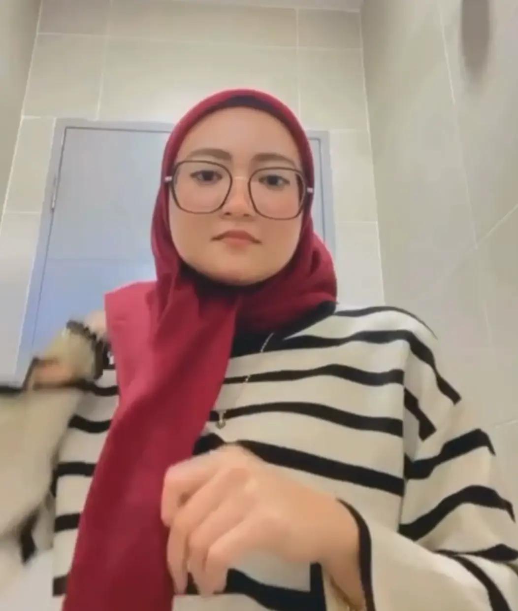 @awekhubmy