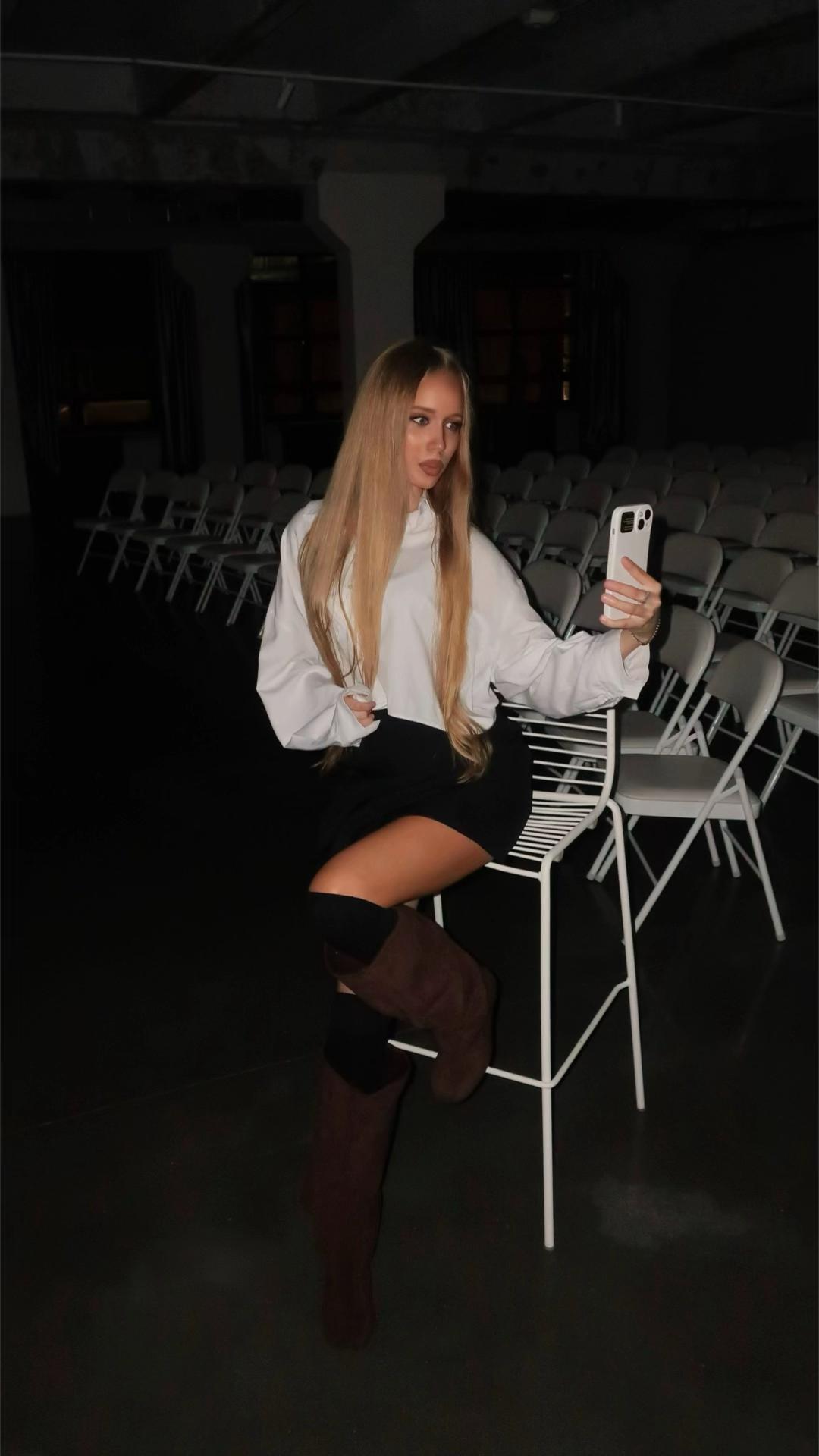 @𝒟.