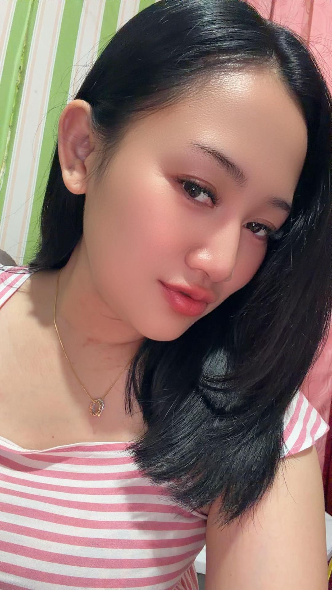 @Momy Via 🦂