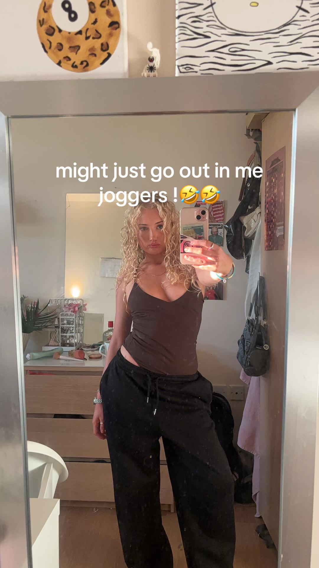 @claraisobell