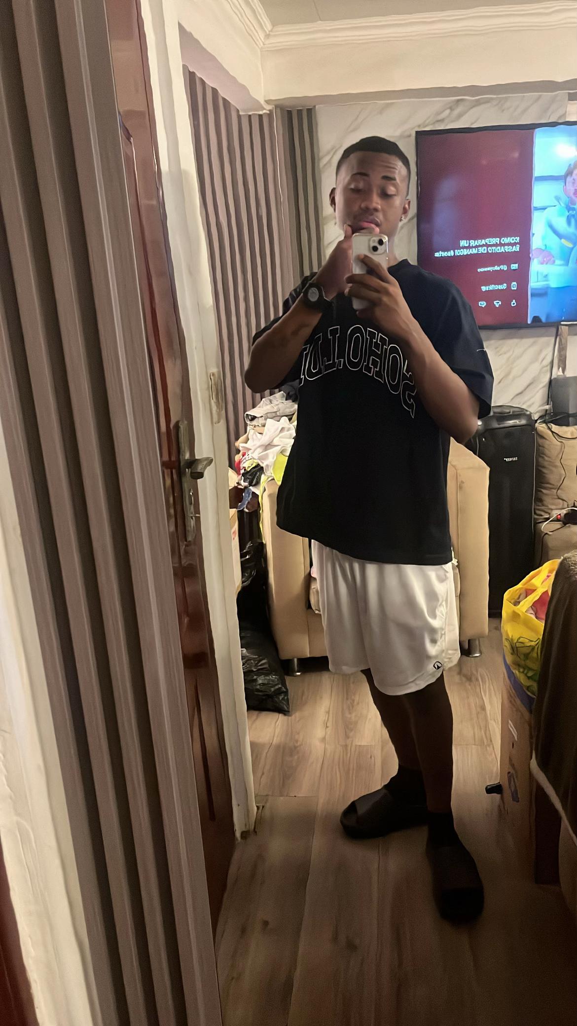 @EL YOUNGKING👑