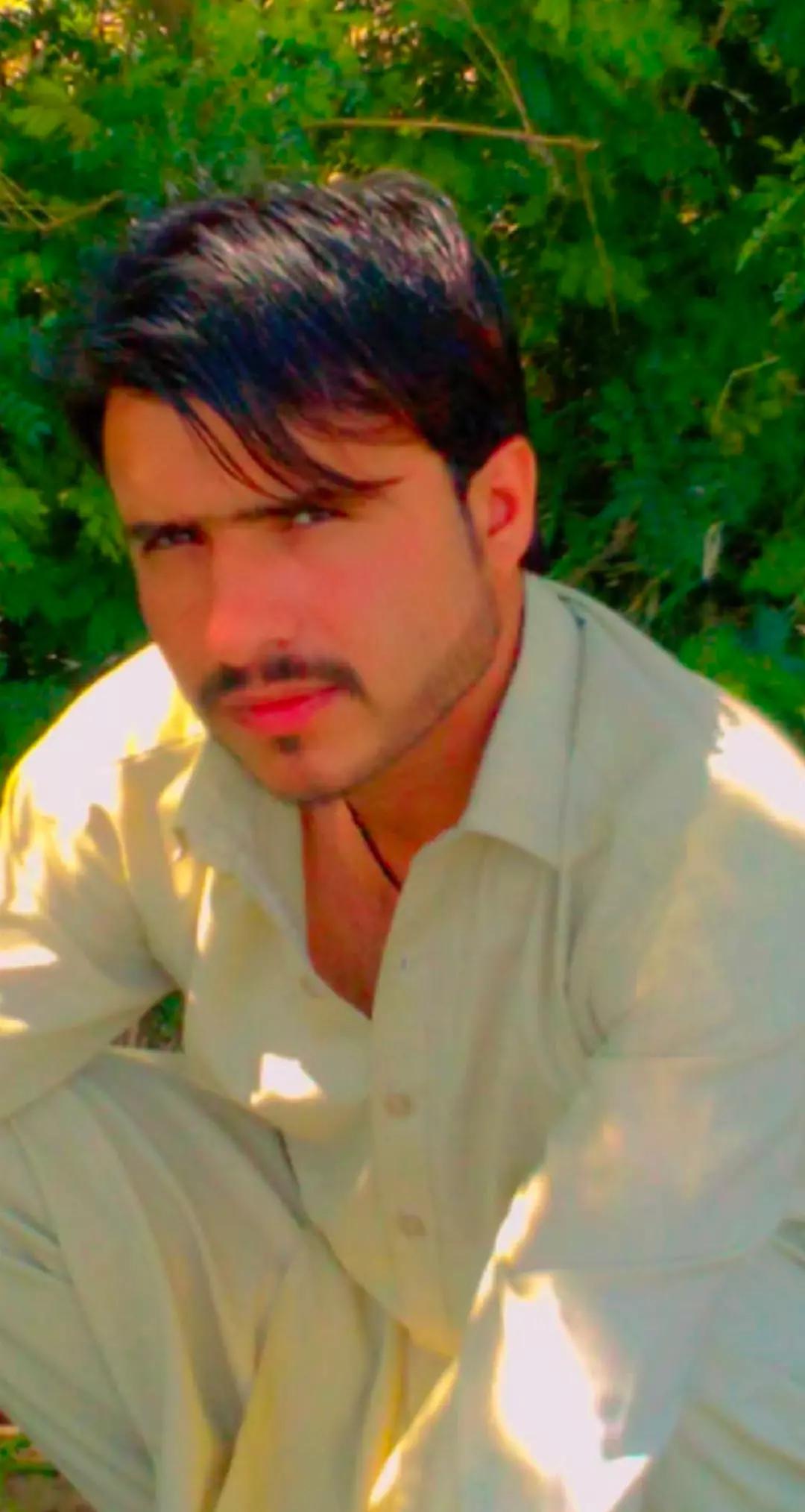 @moshen khan _m_m