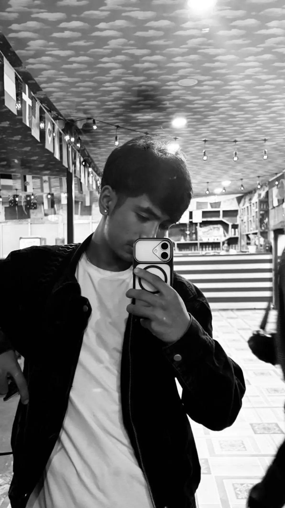 @𝒁 𝑬 𝑩 𝑬 𝑺 シ︎