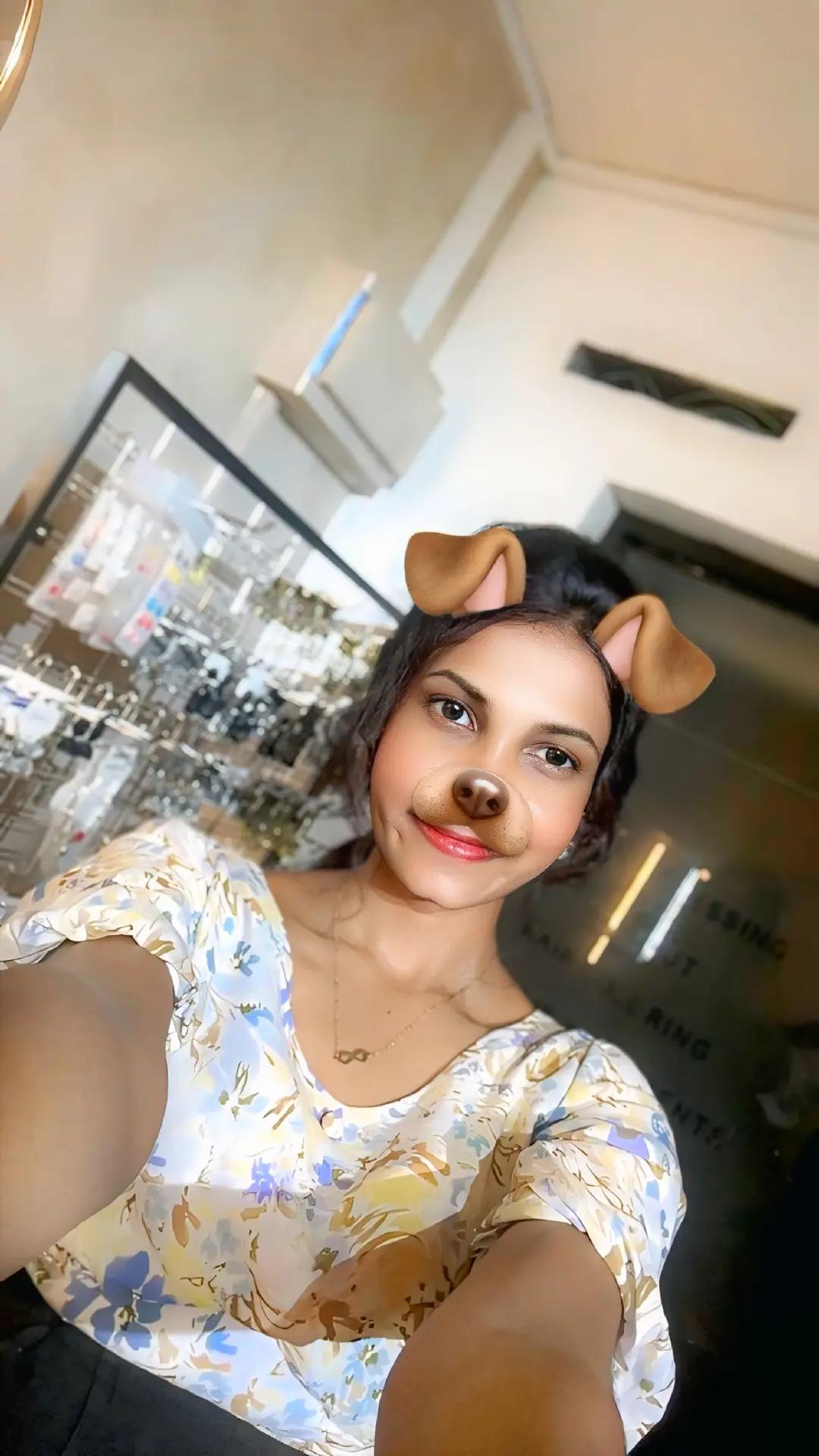 @𝐌𝐚𝐋𝐬𝐇𝐢 💕