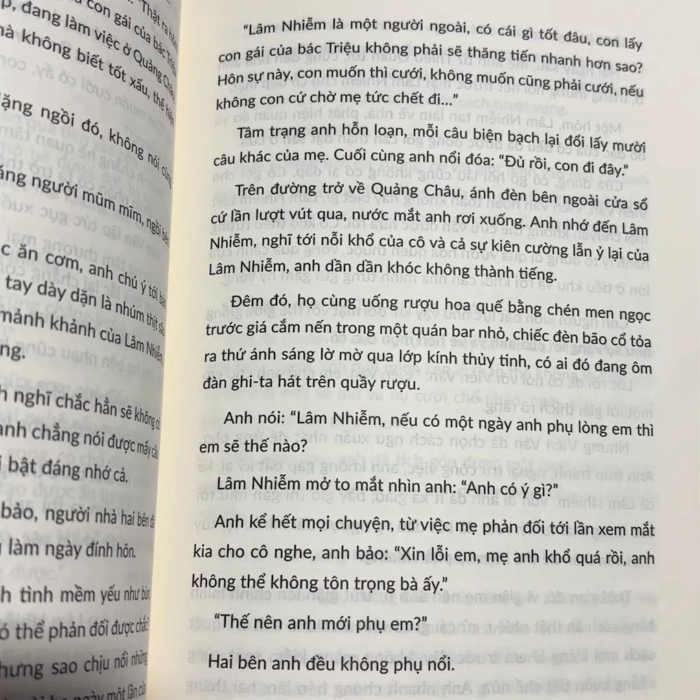 @hoa anh đào nở vào trời đông.
