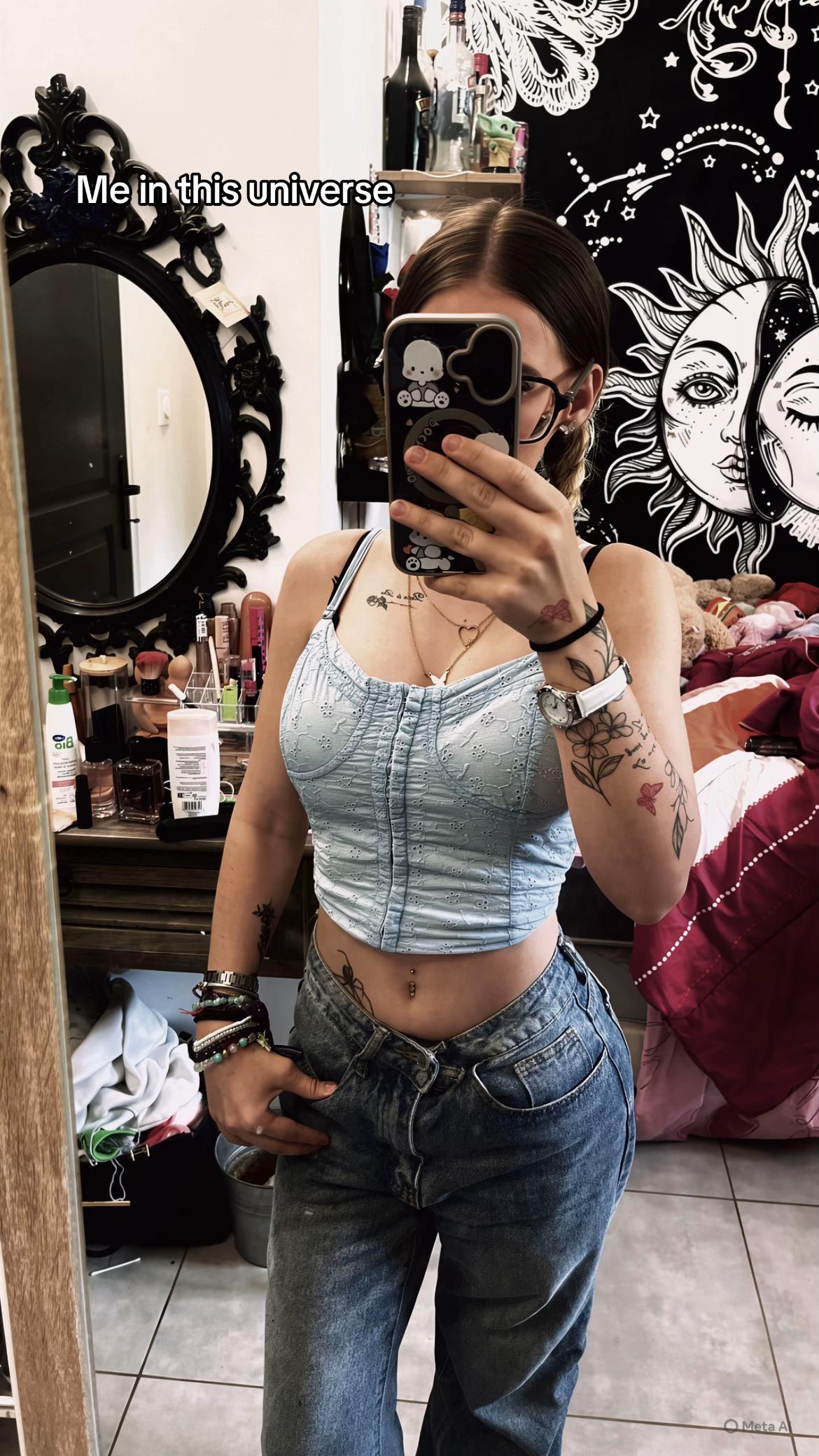 @Melina ᥫ᭡