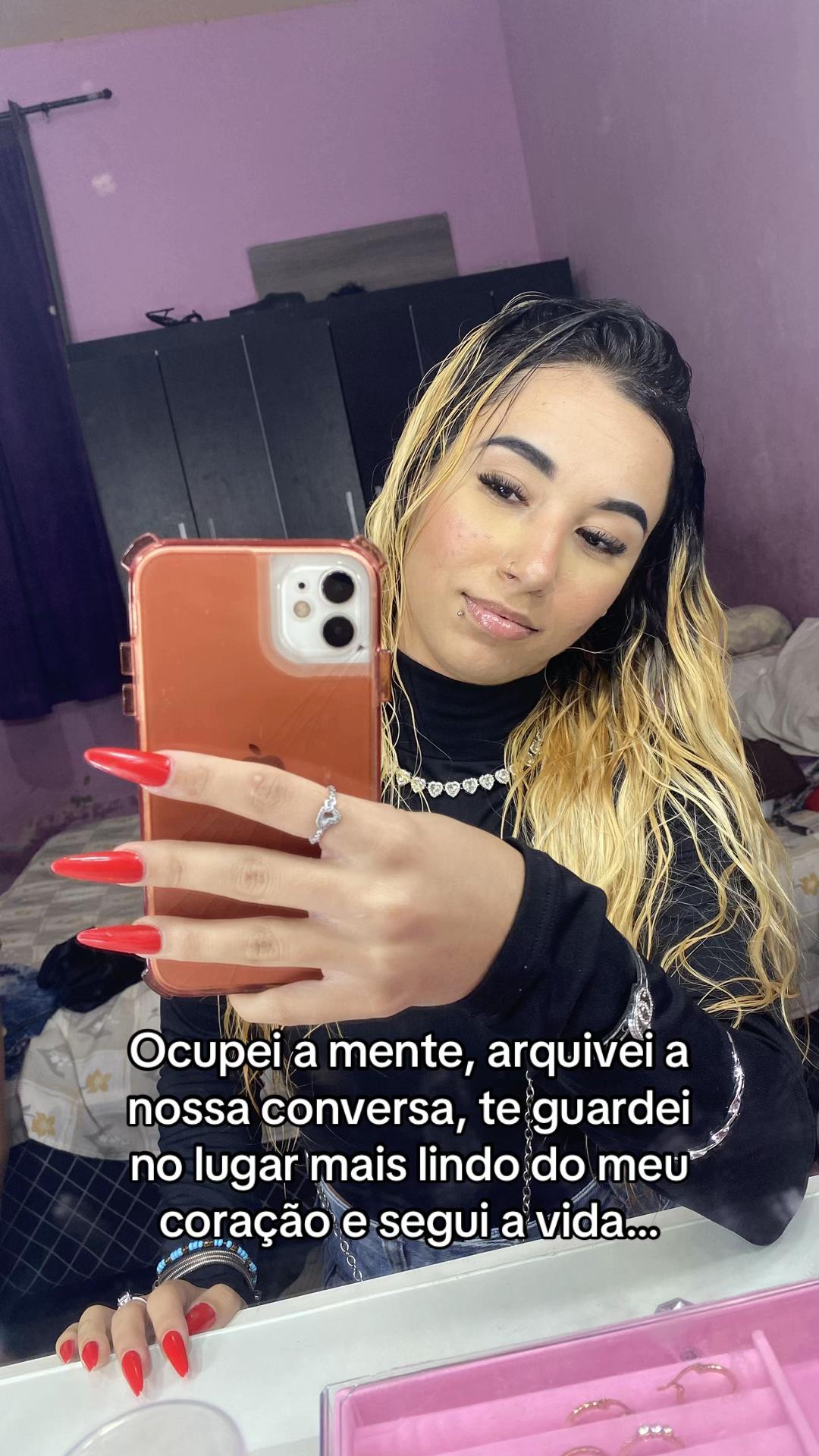 @Loira_