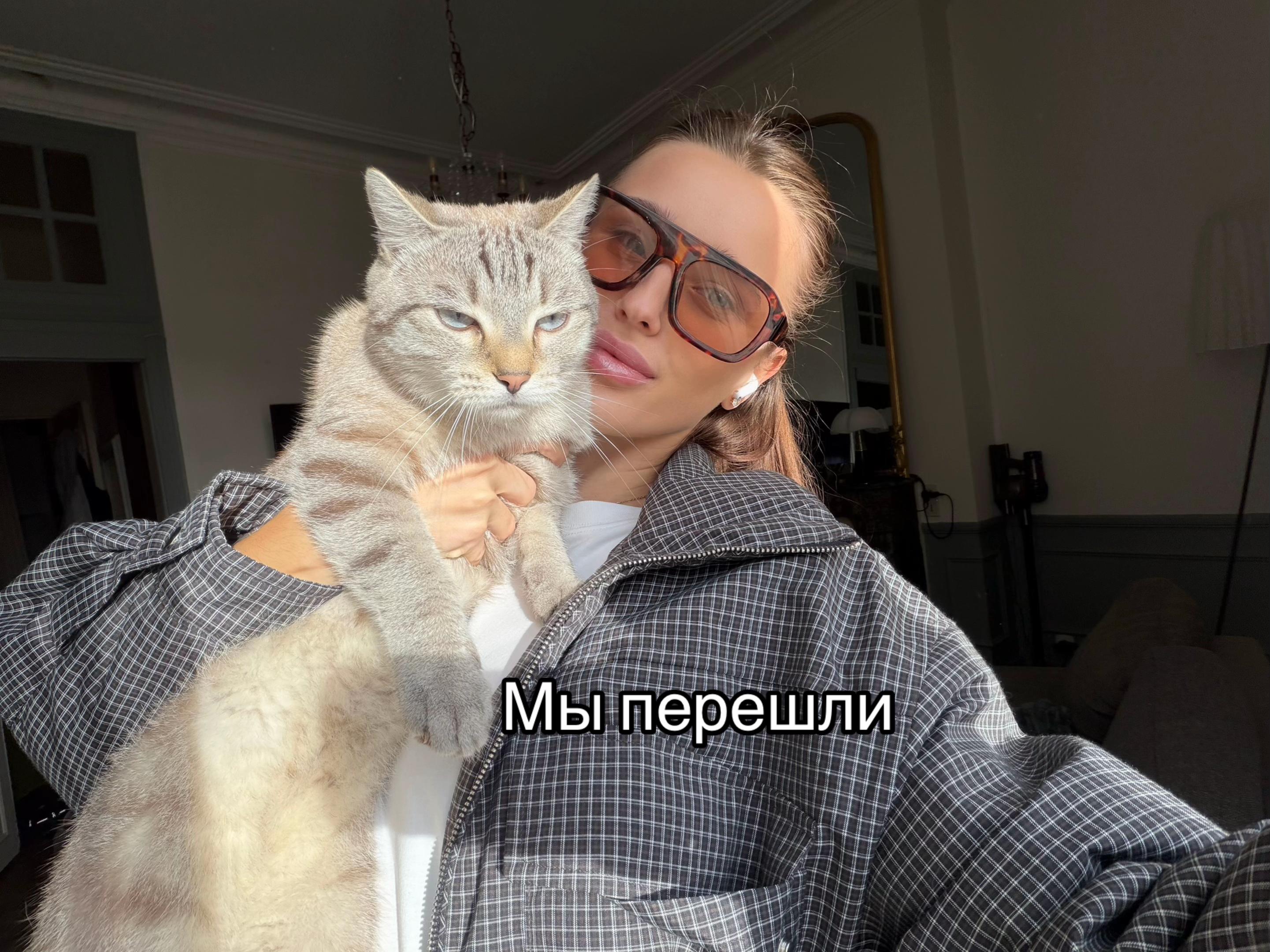 @KARINEE