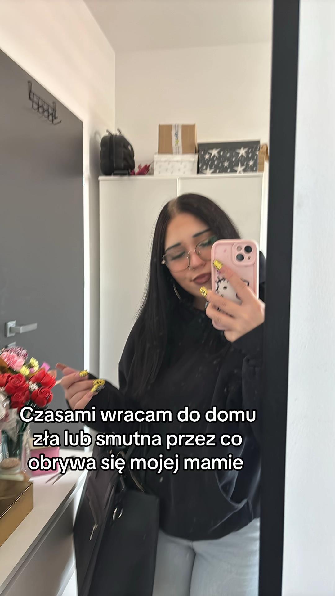 @nikolomia