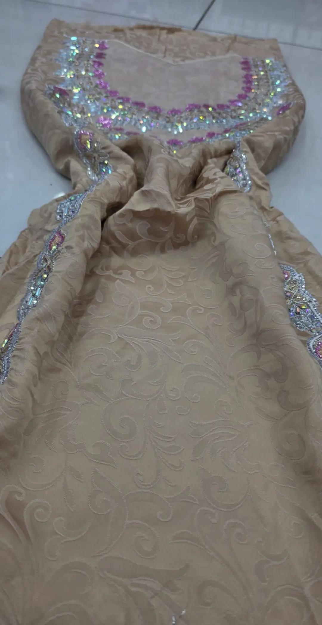 @عالم المخور
