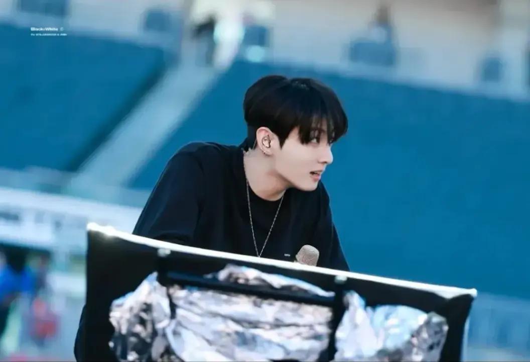 @💜ᗷTS⟭⟬💜 ARMY