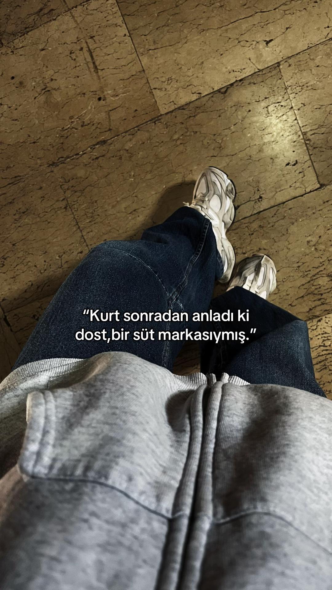 @𝒮.