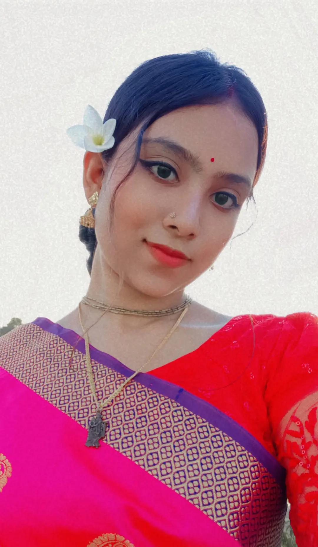 @✨Ratri Roy🌼