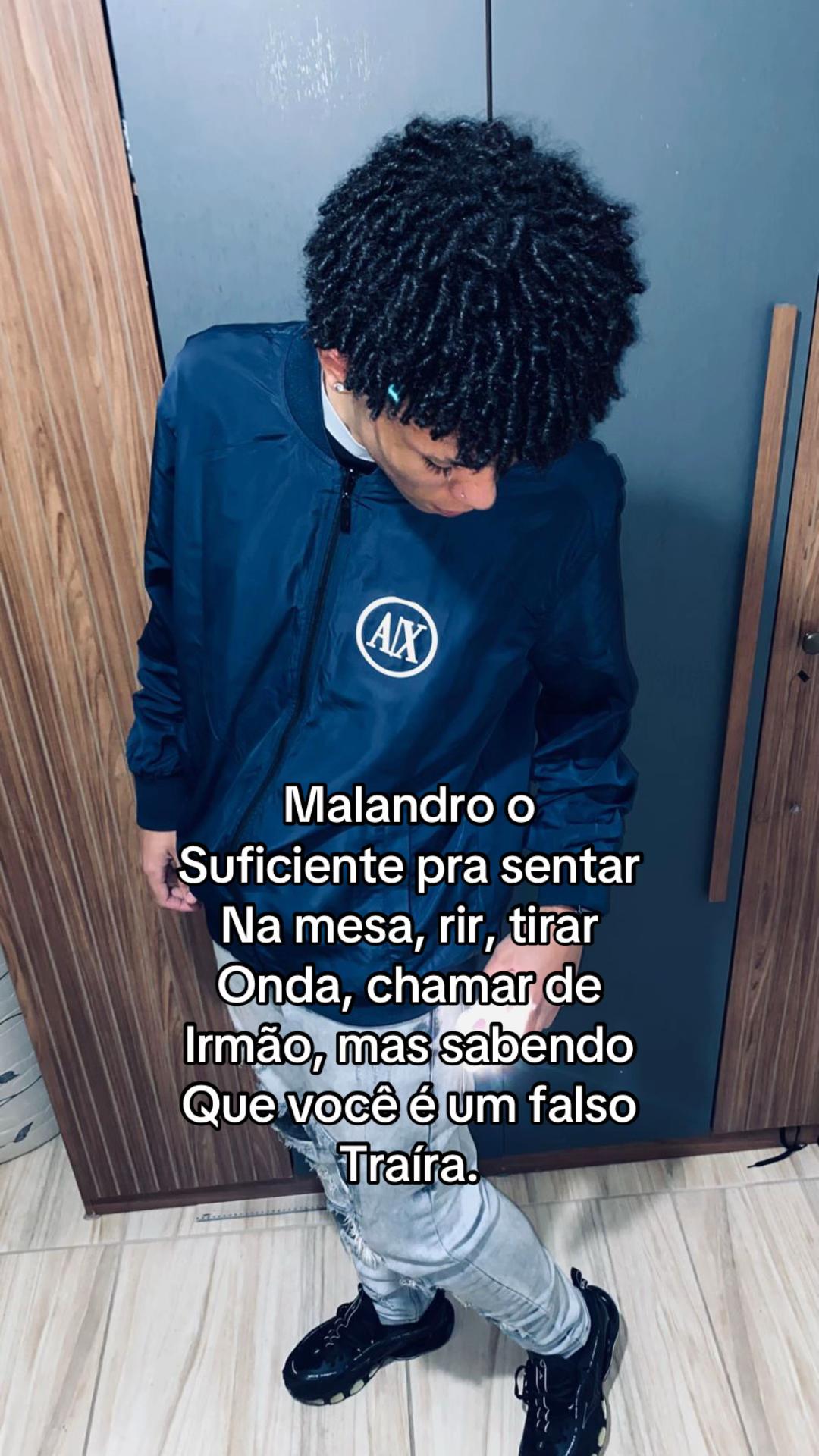 @🏄🏻♂️