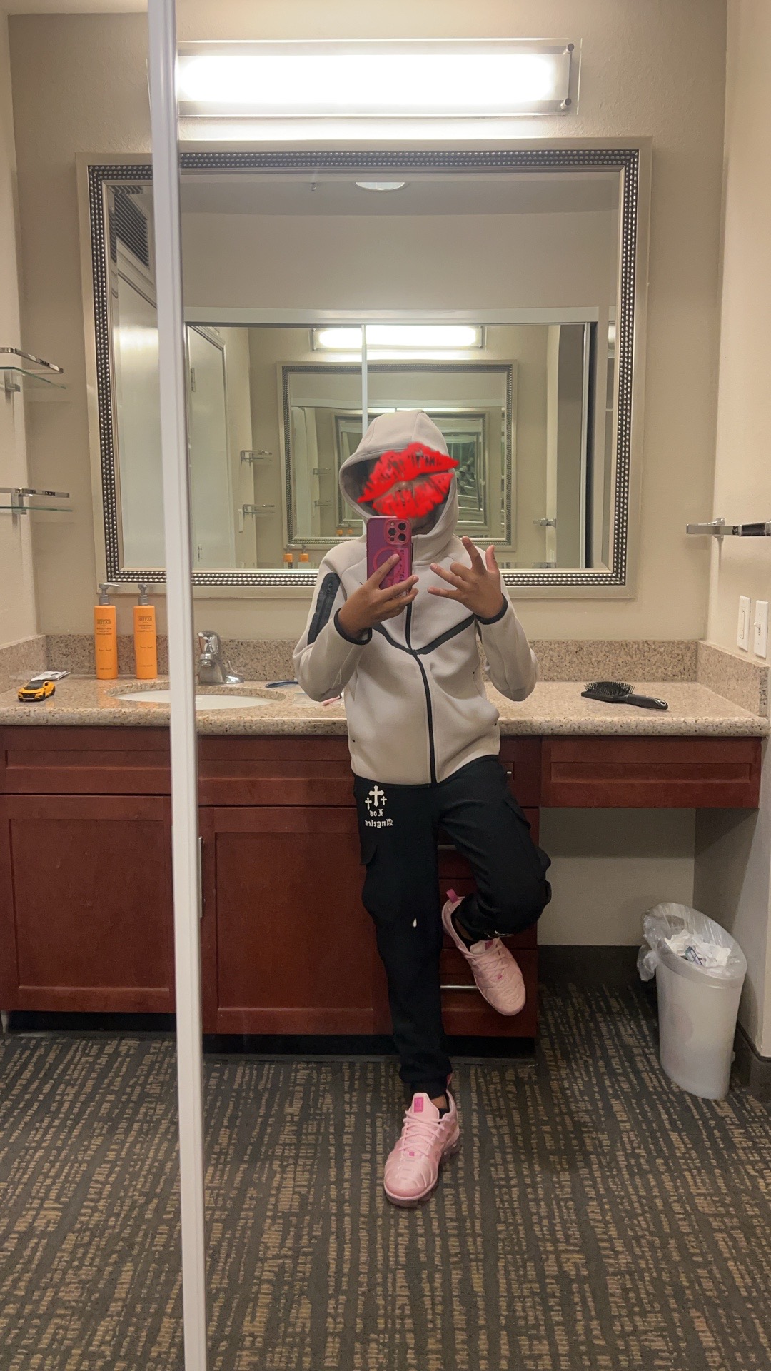 @Jaydenkm