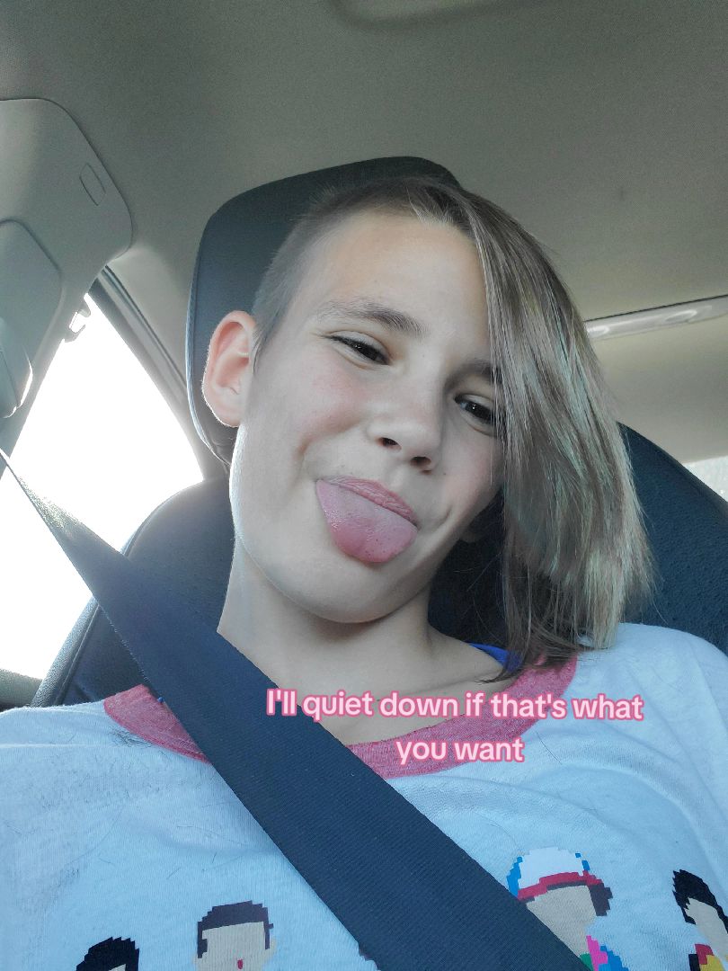 @Bee, he/it and neos <3