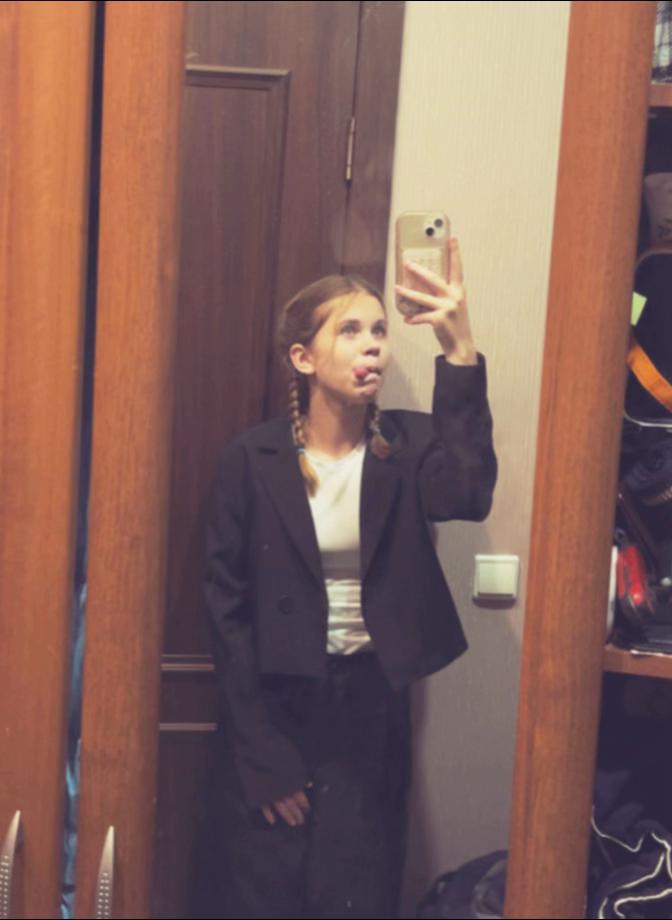 @полина
