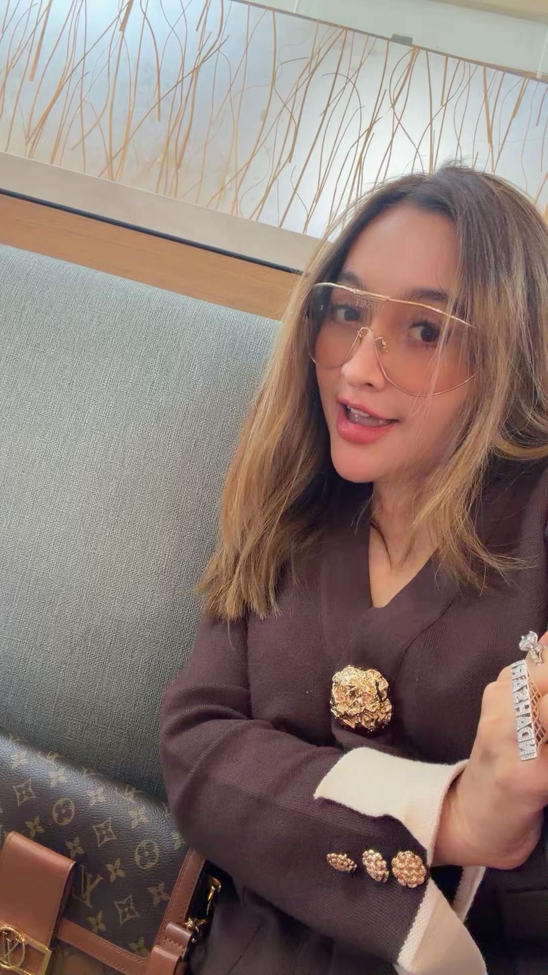@Indah Sari Real