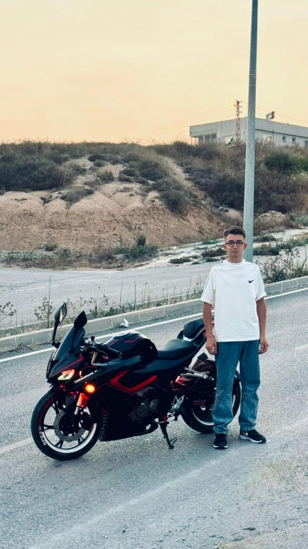 @𝓔𝓷𝓮𝓼𝓜𝓾𝓼𝓪