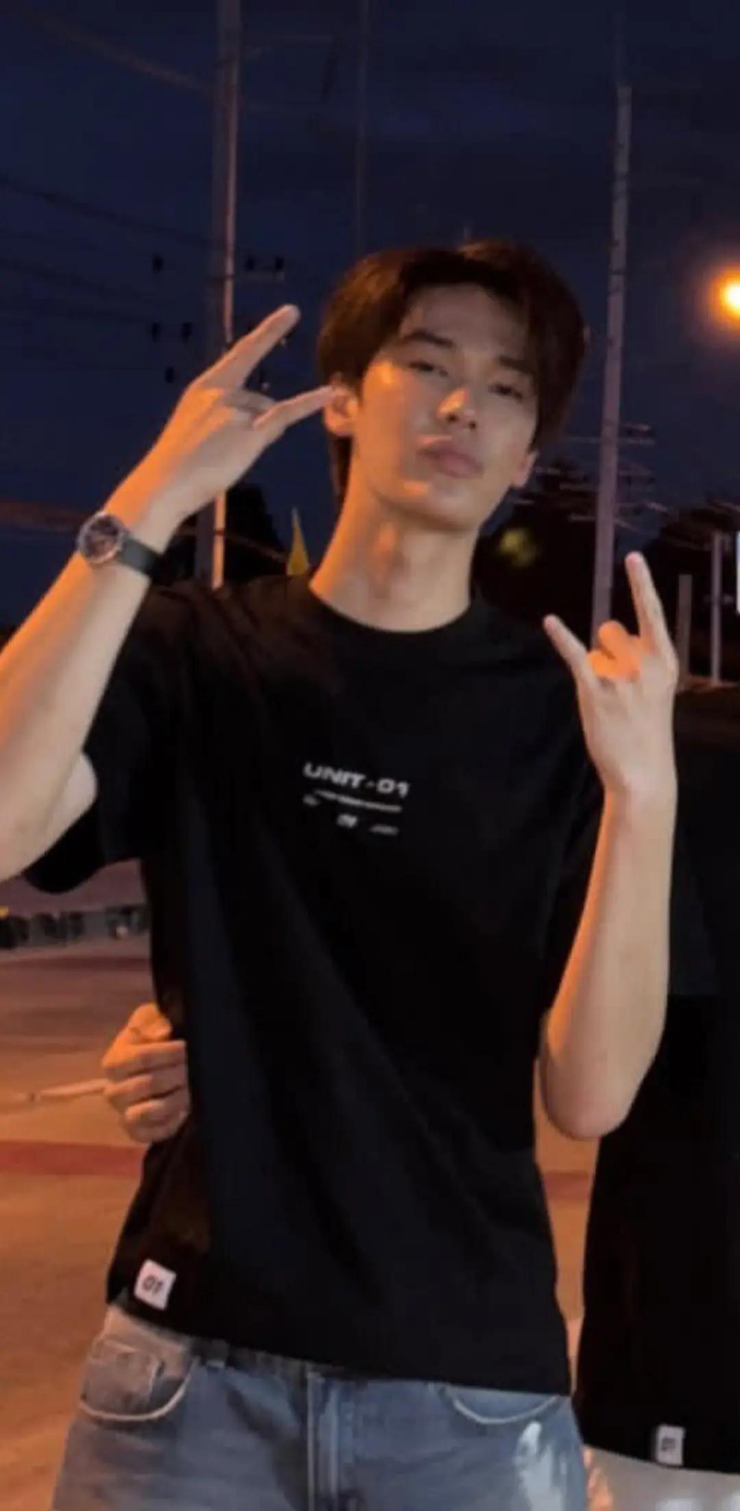 @jes | ๐จ๐ป๐จ๐ฎ๐ปโ๏ธ