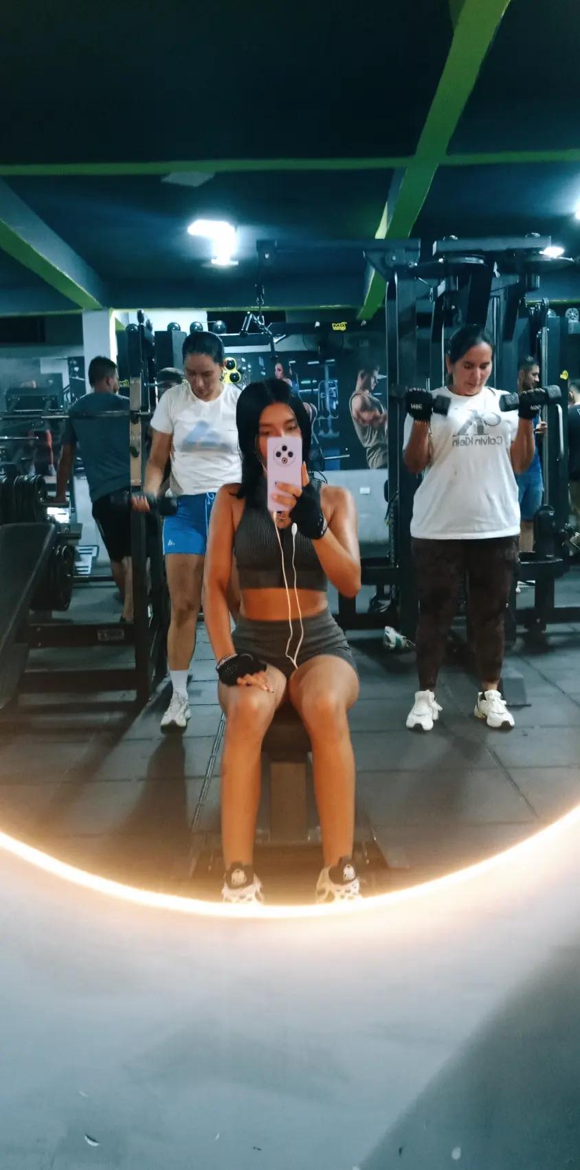 @Yilena🕷️