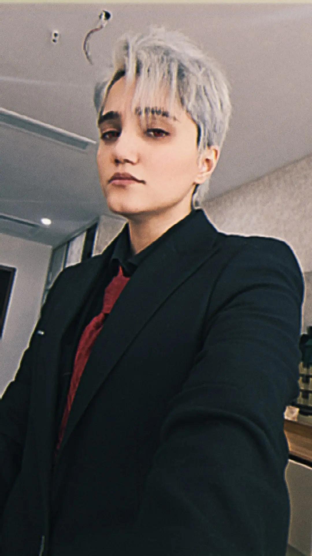 @Deloraa