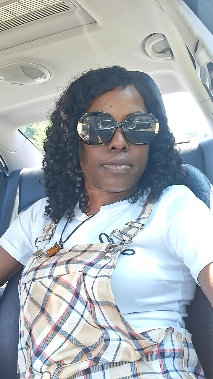 @👑April Darnette💜