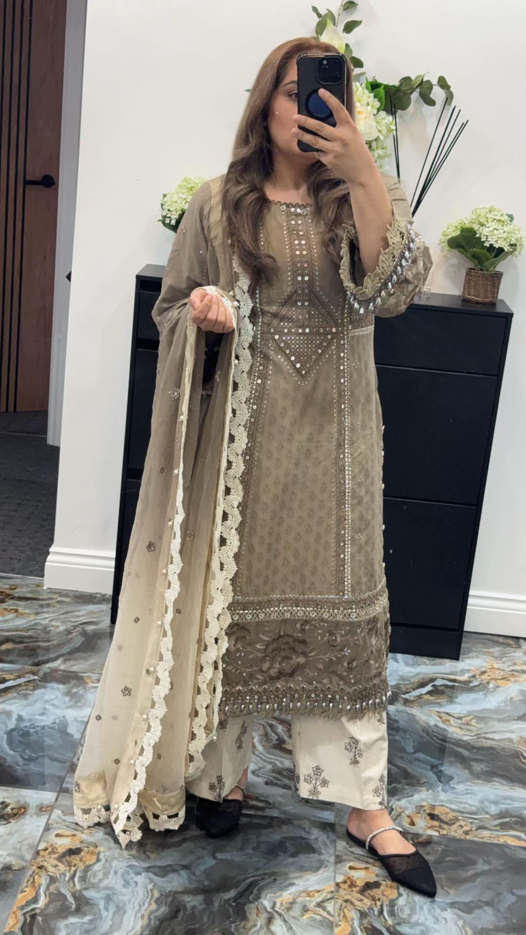 @SahibaDewsburyOfficial🇬🇧