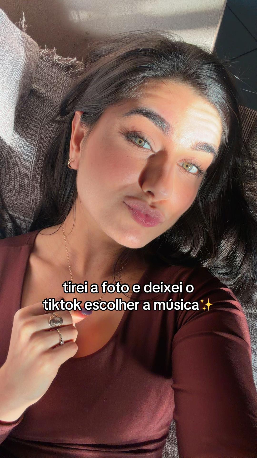@thaissagelinger