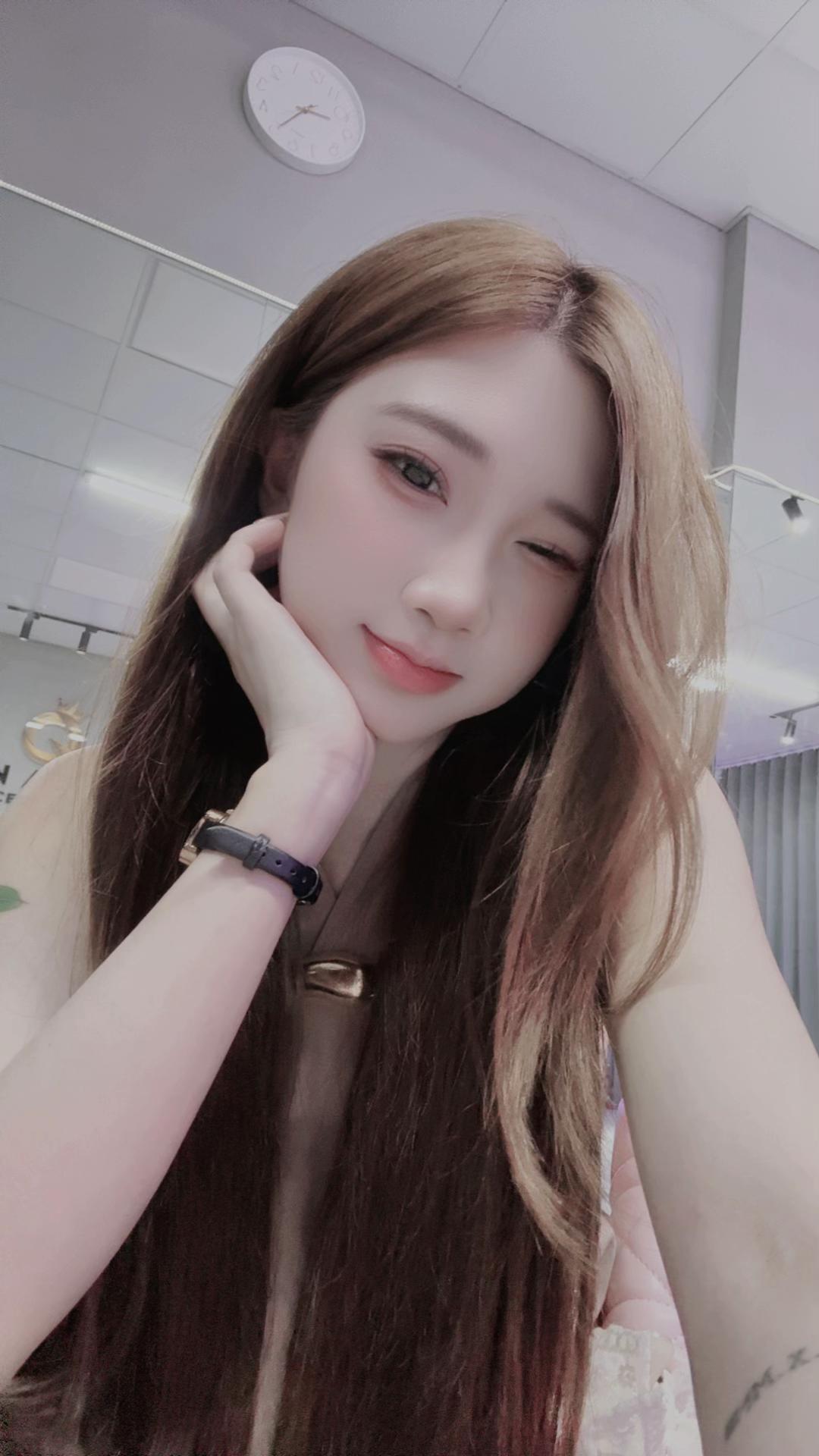 @𝓔𝓶 𝔁𝓲𝓷𝓱 Suri