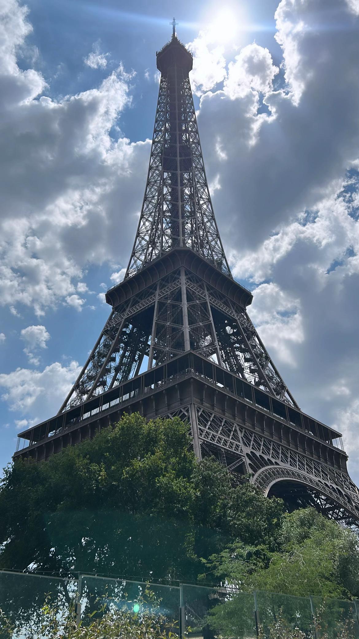 @𝑩 𝑹 𝑬 𝑬