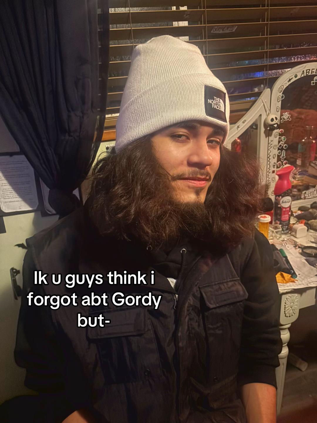 @Bee🪶🦇