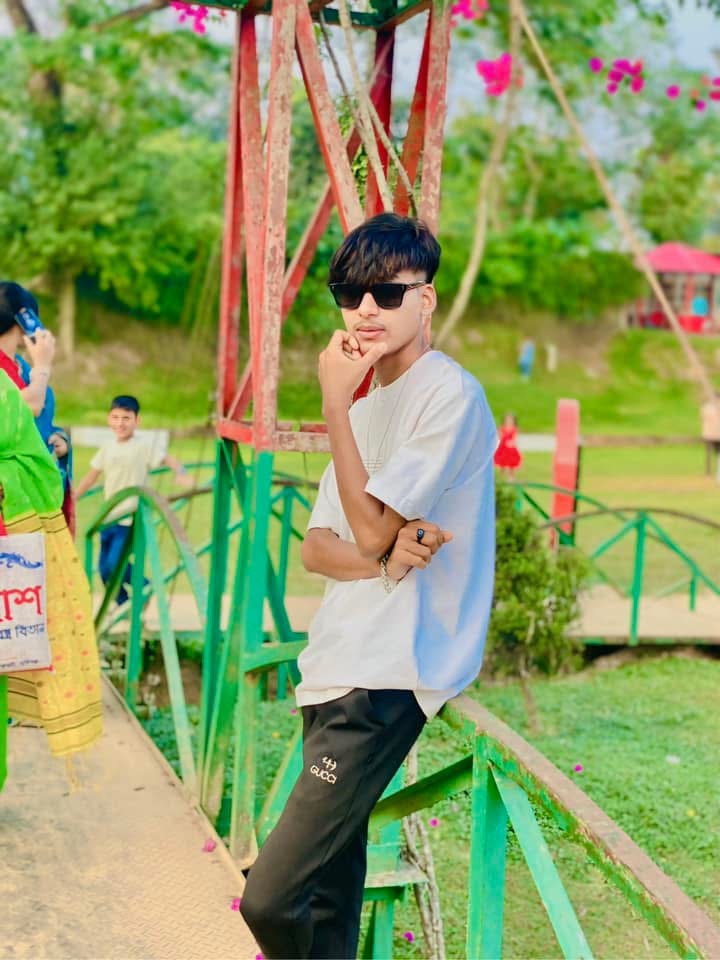 @🥹_𝐌𝐀𝐑𝐔𝐅_💔