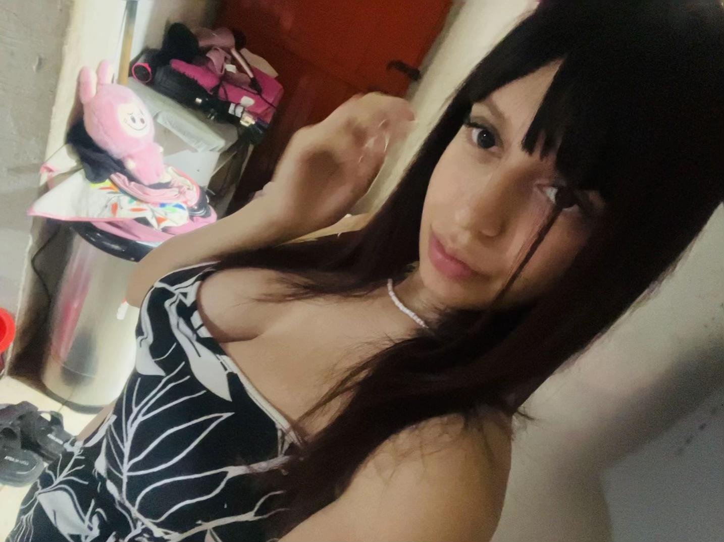 @moreena
