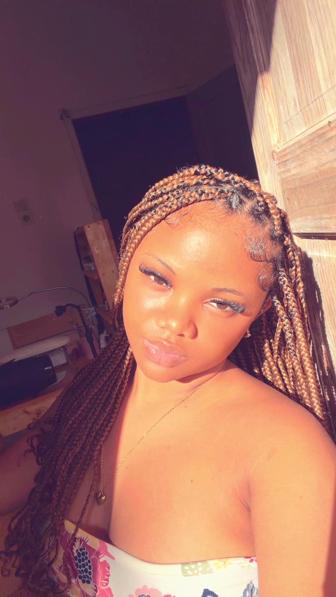 @urlove._ella