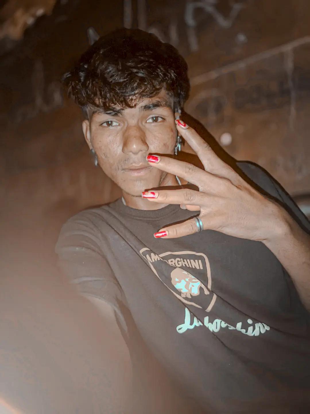 @(दिनेश) 🫰❤️&zwj;🩹