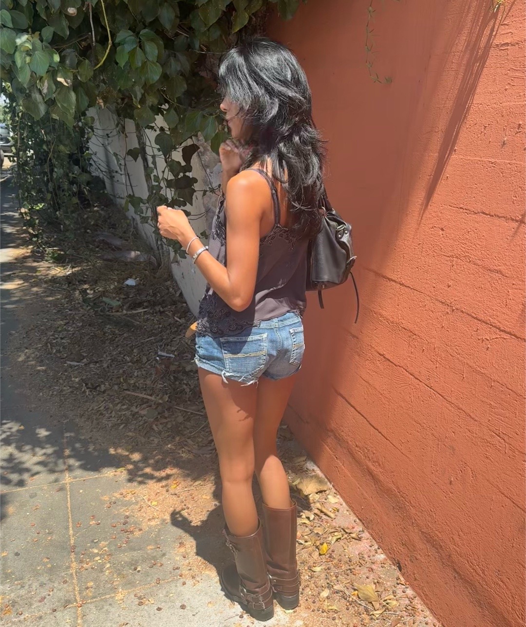 @bella