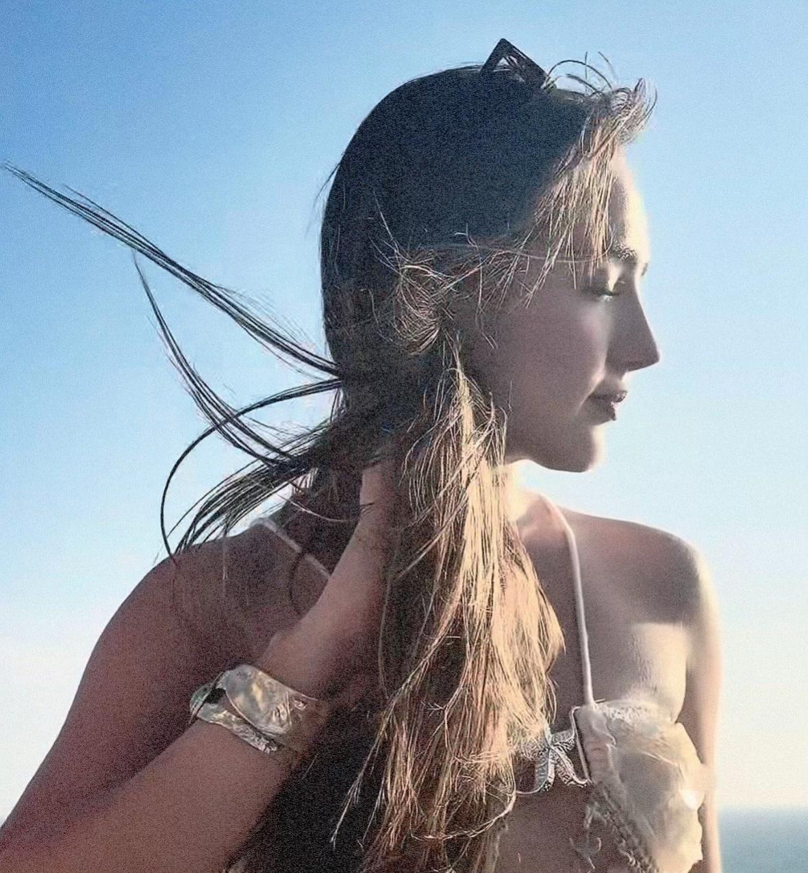 @elainearchive