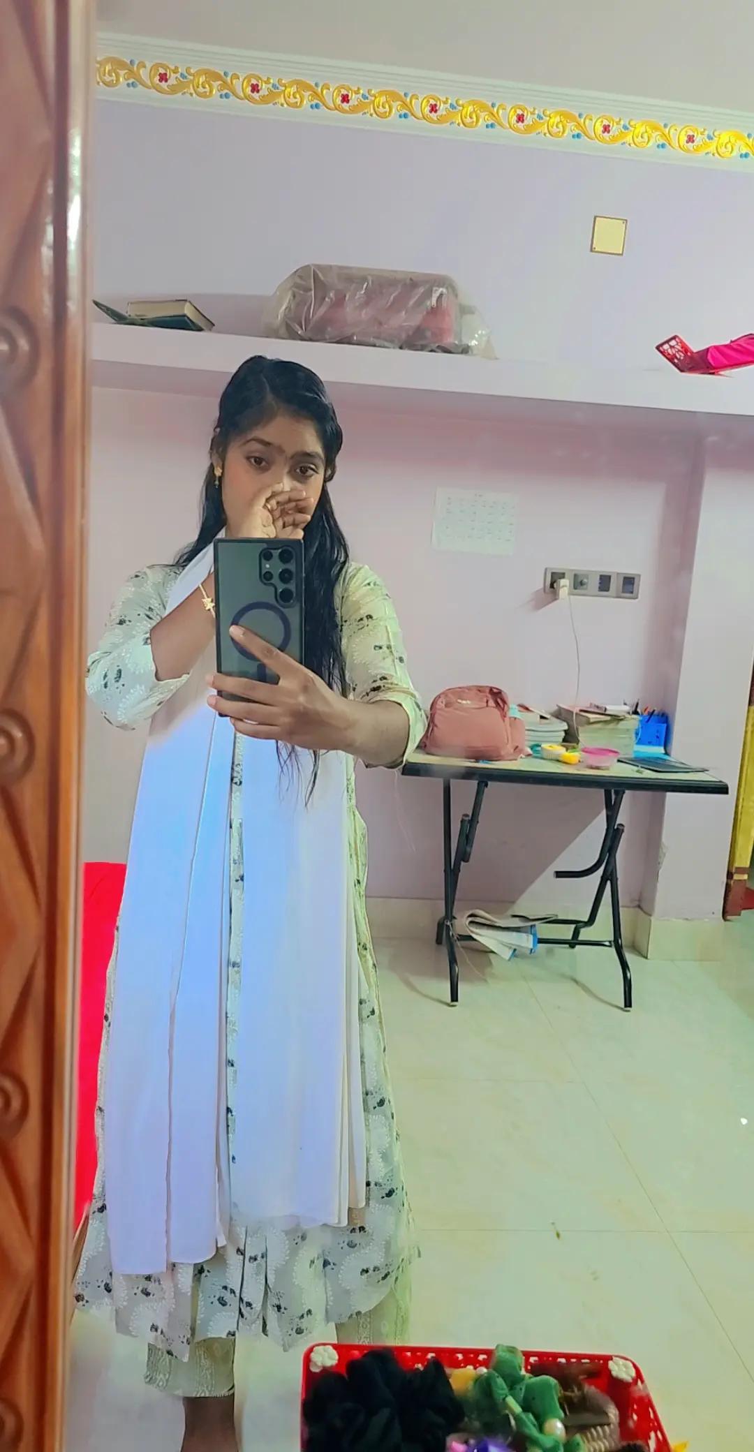 @সুরোভি 🖤আব্দুল্লা🫰