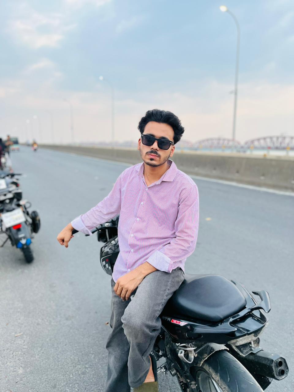 @Hm.Rahul.Vai
