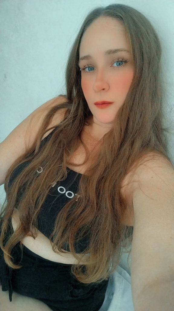 @Loraah 🍁