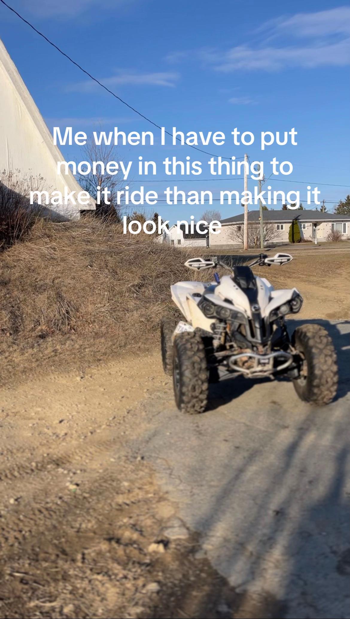@That_ White can am