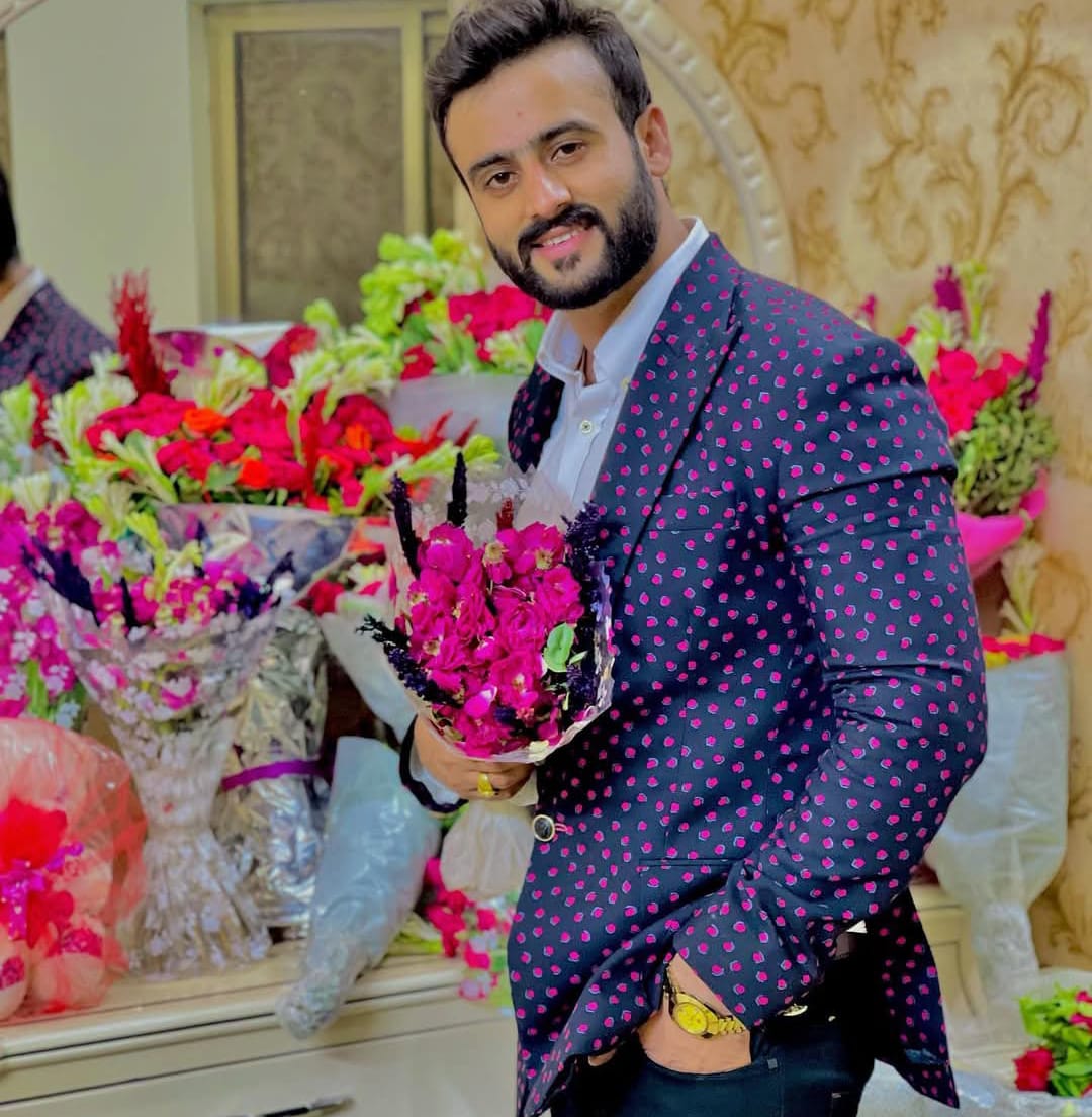 @Vicky Rajput UK se